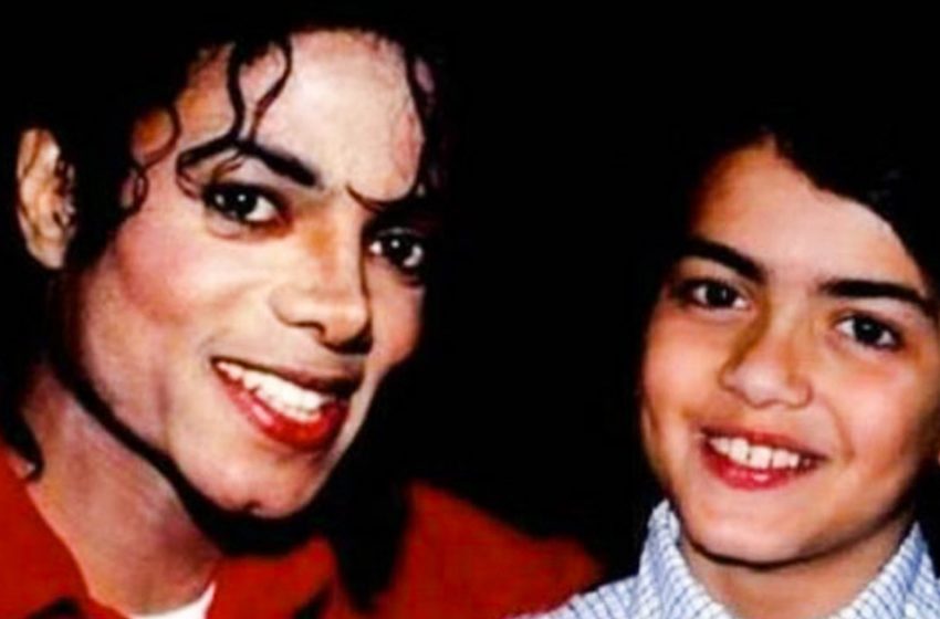  Es como su padre. ¿Cómo creció el hijo menor de Michael Jackson?